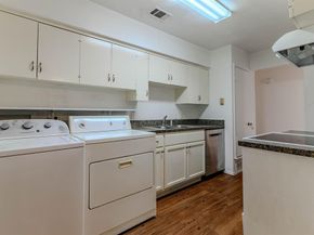 3213  Thames Street , Irving Texas 75062