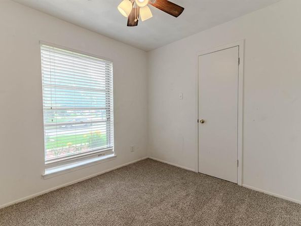 3213  Thames Street , Irving Texas 75062