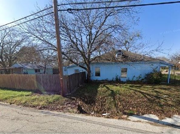 1101  Fort Worth Street , Grand Prairie Texas 75050