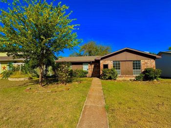 809  Roaming Road Drive 