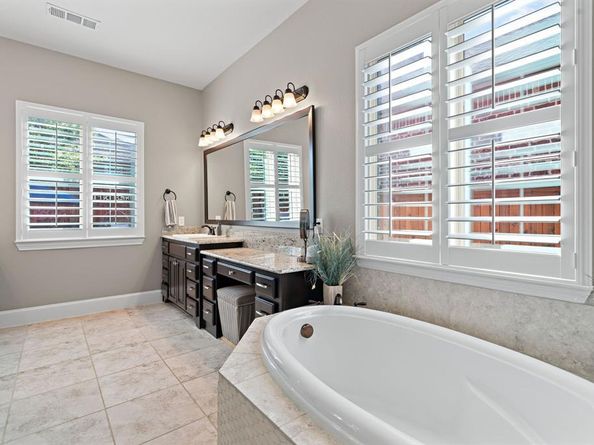 8416  Cholla Boulevard , Lantana Texas 76226