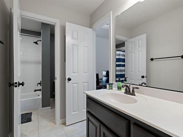 8416  Cholla Boulevard , Lantana Texas 76226