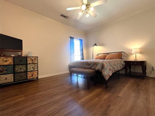 721  Village Green Drive , DeSoto Texas 75115