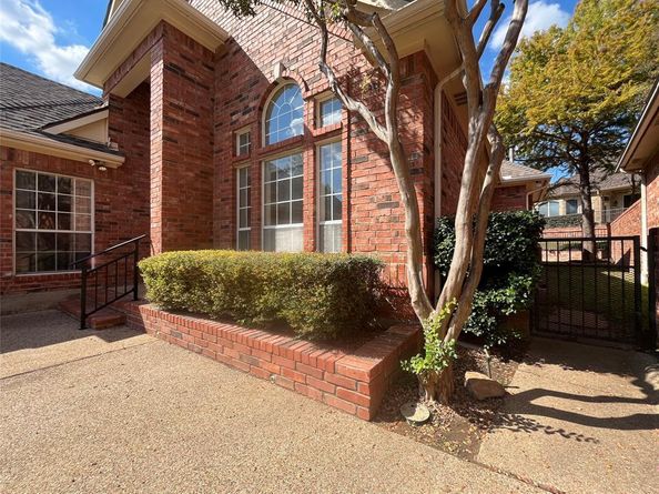 721  Village Green Drive , DeSoto Texas 75115