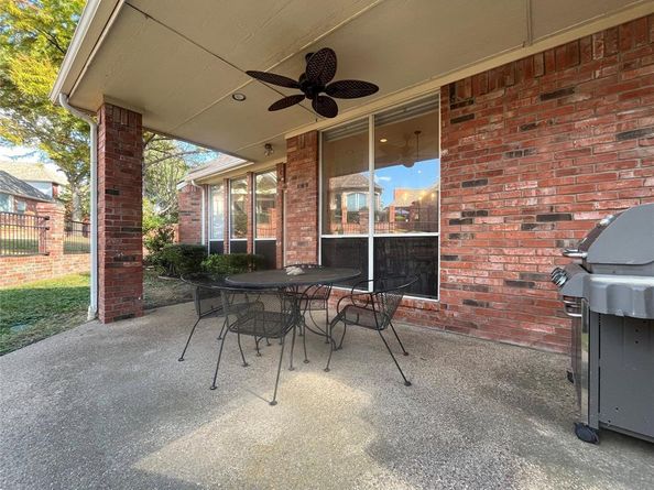 721  Village Green Drive , DeSoto Texas 75115