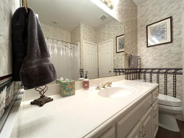 721  Village Green Drive , DeSoto Texas 75115