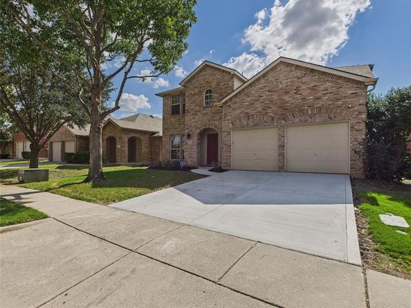 1704  Heron Drive , Aubrey Texas 76227