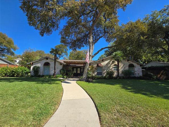 1019  Springbrook Drive , Plano Texas 75075