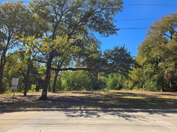 1019  Springbrook Drive , Plano Texas 75075