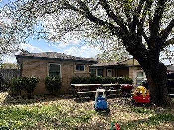 2612  Roberts Circle 