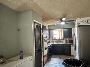 2612  Roberts Circle , Arlington Texas 76010