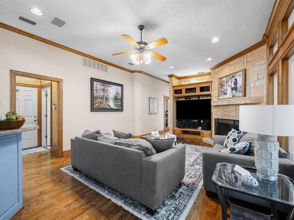 1813  Wood Dale Circle , Cedar Hill Texas 75104