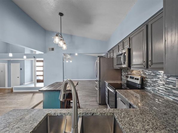 12218  Treeview Lane , Farmers Branch Texas 75234