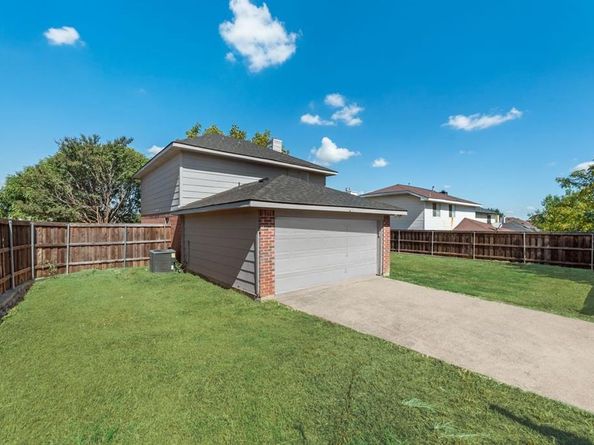 12802  Park Hill Court , Balch Springs Texas 75180