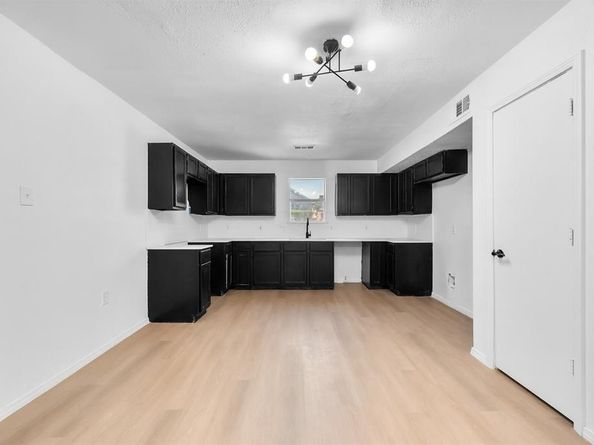 12802  Park Hill Court , Balch Springs Texas 75180
