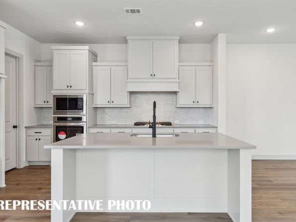 309  Walker Parkway , Celina Texas 75009