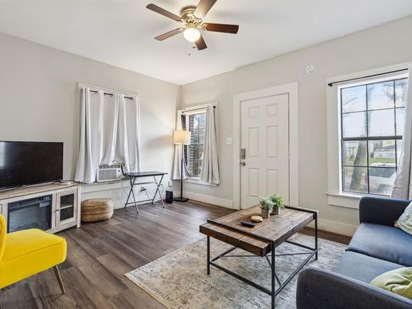 112 W 8th Street , Dallas Texas 75208