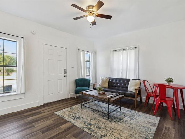 112 W 8th Street , Dallas Texas 75208