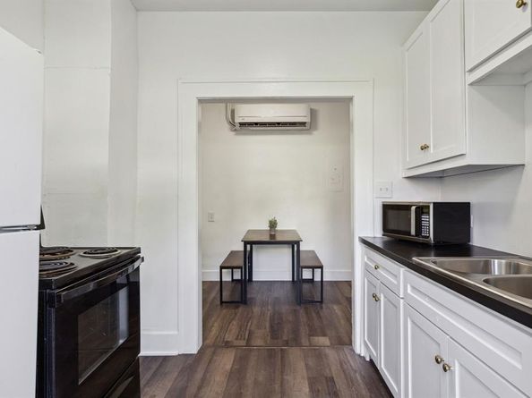 112 W 8th Street , Dallas Texas 75208