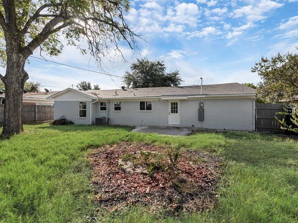 5017  Sabelle Lane , Haltom City Texas 76117