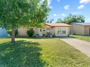 960  Ashwood Drive , Lewisville Texas 75067