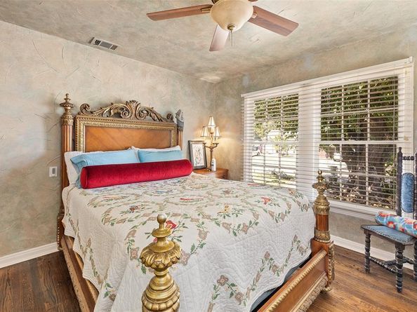 3022  Aster Street , Dallas Texas 75211