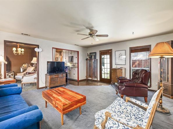 3022  Aster Street , Dallas Texas 75211