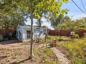 3022  Aster Street , Dallas Texas 75211