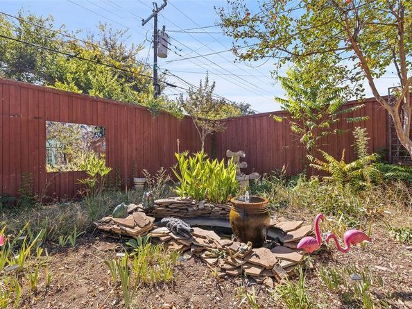 3022  Aster Street , Dallas Texas 75211