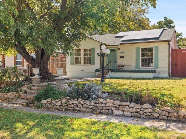 3022  Aster Street , Dallas Texas 75211