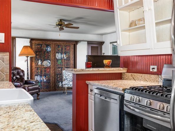 3022  Aster Street , Dallas Texas 75211
