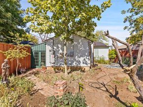 3022  Aster Street , Dallas Texas 75211