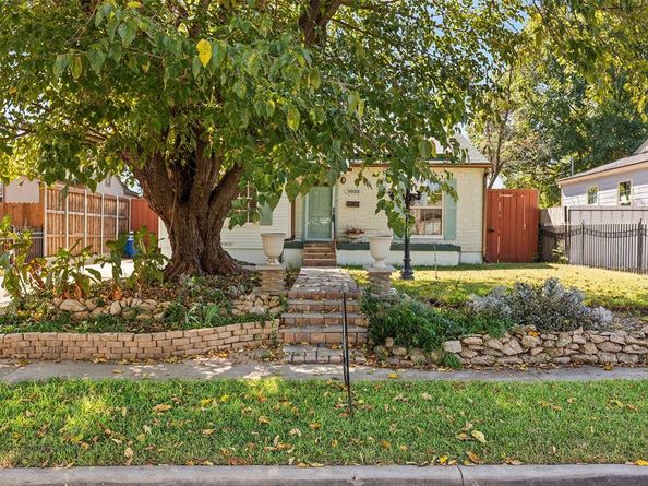 3022  Aster Street , Dallas Texas 75211