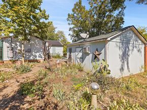 3022  Aster Street , Dallas Texas 75211