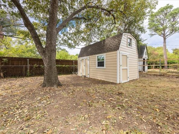 1804  Stewart Dr  , Arlington Texas 76013