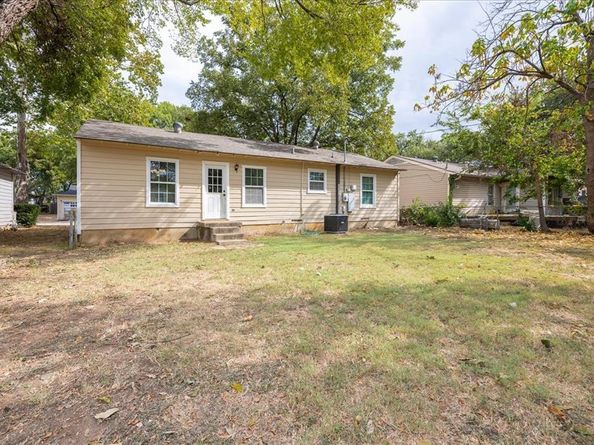 1804  Stewart Dr  , Arlington Texas 76013