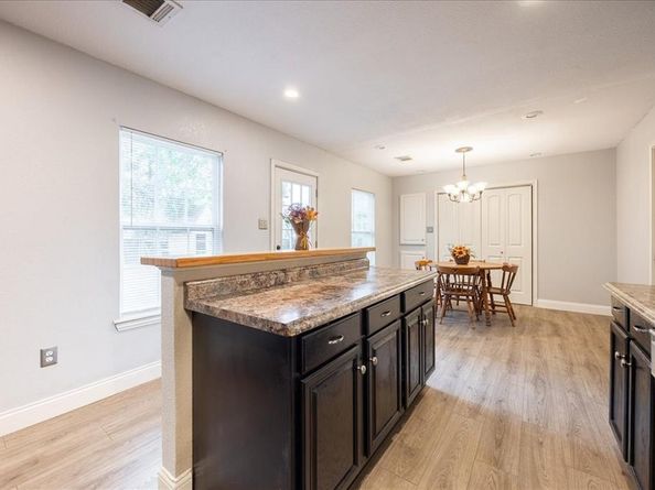 1804  Stewart Dr  , Arlington Texas 76013