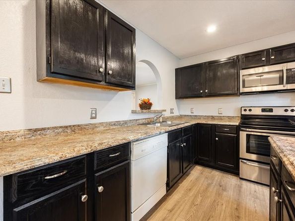1804  Stewart Dr  , Arlington Texas 76013