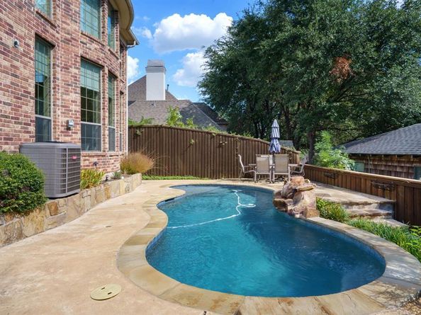 9106  Cochran Bluff Lane , Dallas Texas 75220