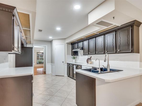 1317  Broadmoor Lane , Irving Texas 75061