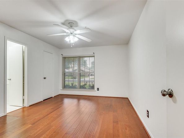 1317  Broadmoor Lane , Irving Texas 75061