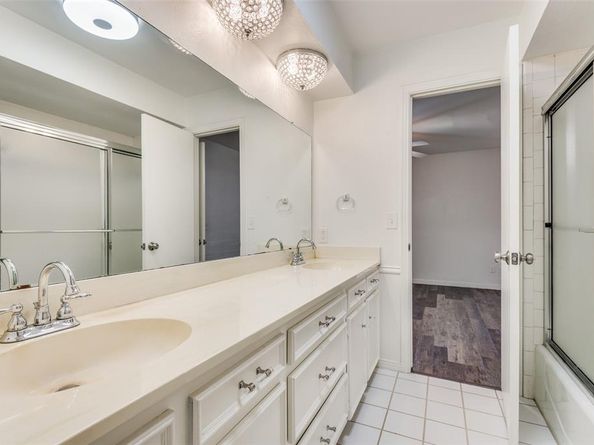1317  Broadmoor Lane , Irving Texas 75061