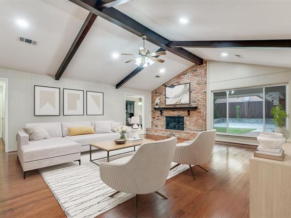 1317  Broadmoor Lane , Irving Texas 75061
