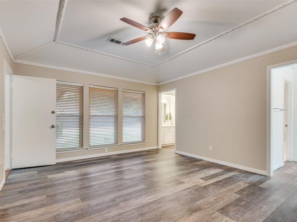 1317  Broadmoor Lane , Irving Texas 75061