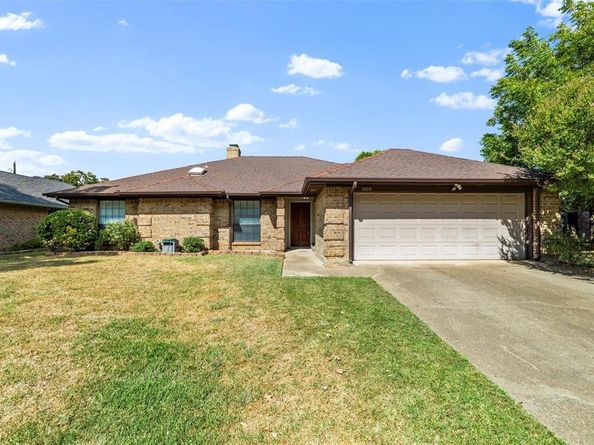 2009  Turf Club Drive , Arlington Texas 76017