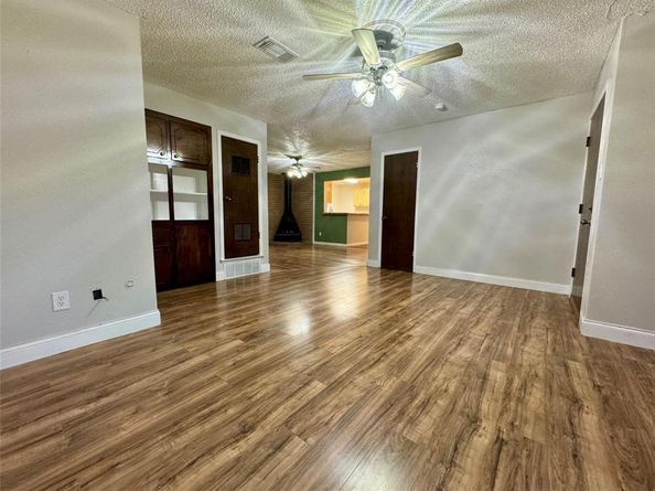 209 N Jarvis Lane , Azle Texas 76020