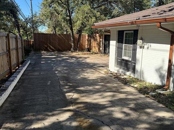 1650  Azteca Drive , Fort Worth Texas 76112