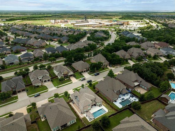 10916  Smoky Oak Trail , Flower Mound Texas 76226