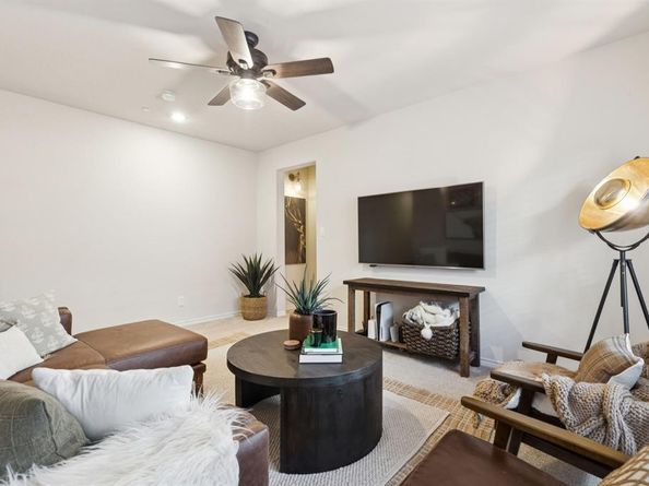 2005  Downing Street , Allen Texas 75013