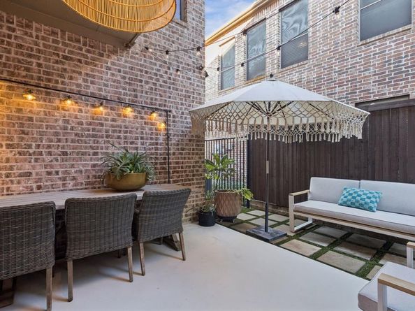 2005  Downing Street , Allen Texas 75013